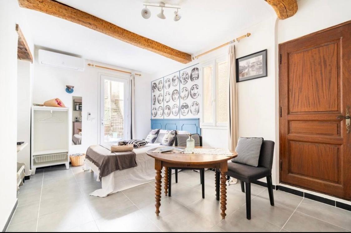Le Bonheur -Studio Terrasse Centre-Ville - LʼIsle-sur-la-Sorgue المظهر الخارجي الصورة